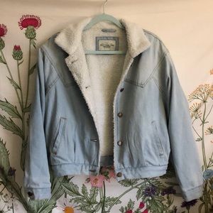 Jean jacket with sherpa lining